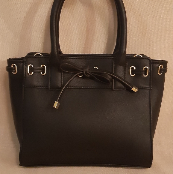 Liz Claiborne Handbags - Liz Claiborne Black & Gold Tie Purse With Zippers